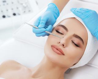 Одноразовые перчатки в индустрии красоты